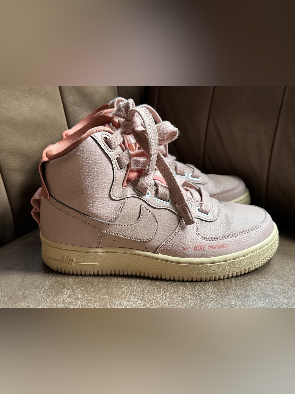 Women’s Nike Air Force 1 Mid Utility Particle Beige Pink